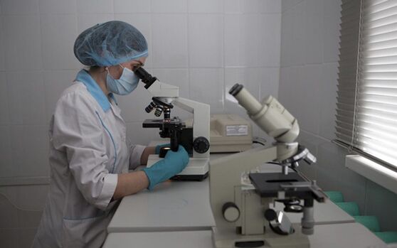 Mikrohelmintoskopia mund të zbulojë parazitët në feces